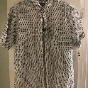 Mens Van Heusen size 17 1/2 shirt no tuck fish